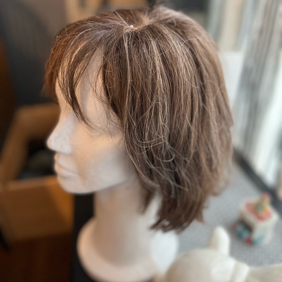 Wig - Picture 6 of 6